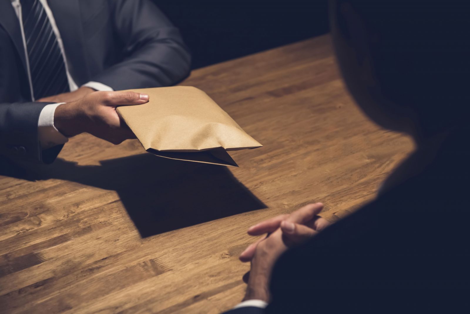 揭開侵害配偶權的法律後果：探討背信罪與婚姻關係的關聯